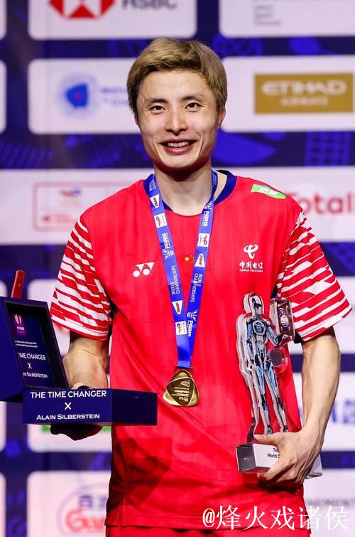 石宇奇逆转世锦赛首次夺冠 国羽男单时隔10年再问鼎